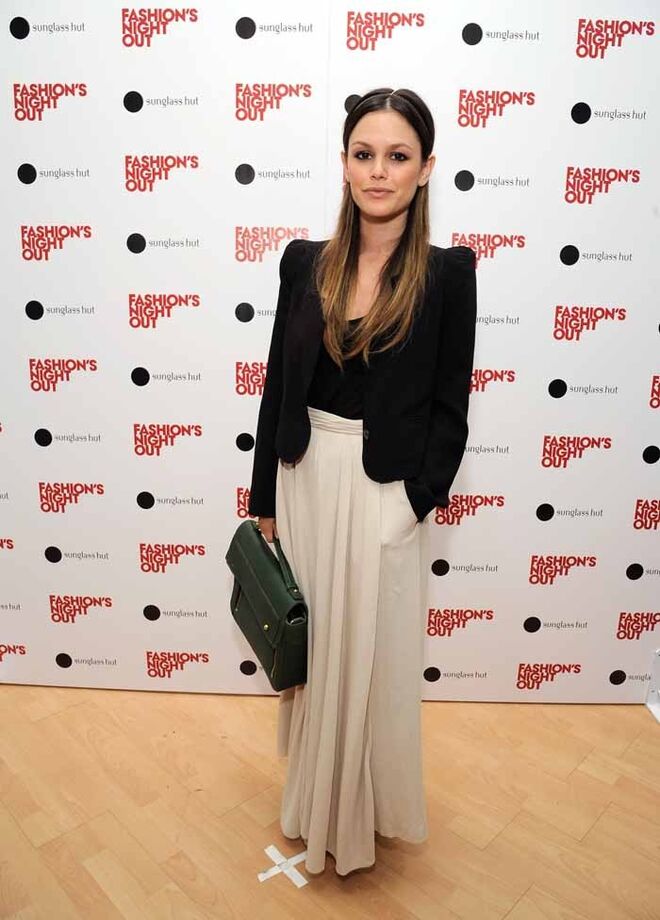 1,57 cm | Rachel Bilson