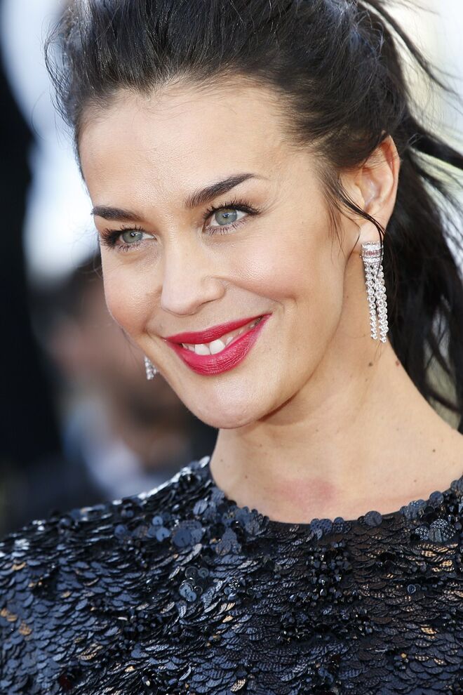 Megan Gale com joias Maison Boucheron