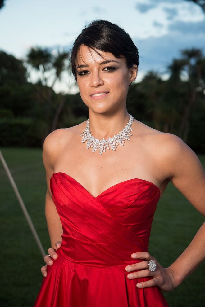 Michelle Rodriguez com joias Chopard