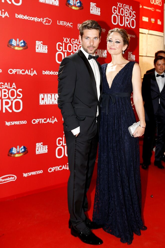 Jorge Corrula em Hugo Boss e Paula Lobo Antunes em Carolina Herrera