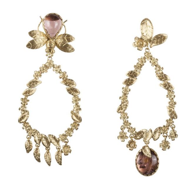 Brincos Nem o vento me derruba, em ouro e turmalinas, €990, Rosarinho Cruz