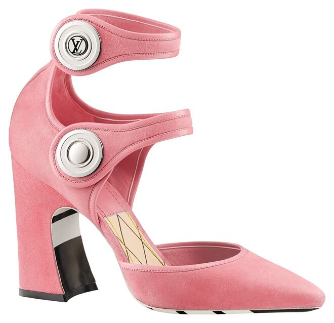 Sapatos em camurça, €850, Louis Vuitton
