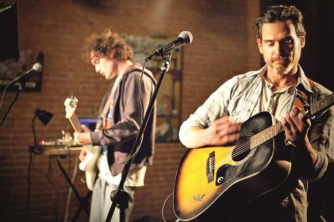 AO SOM DA VIDA, de William H. Macy,. Com Billy Crudup, Felicity Huffman, Anton Yelchin, Laurence Fishburne. 