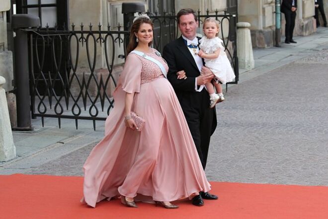Princesa Madalena da Suécia com o marido Christopher O'Neill e a filha Princesa Leonore