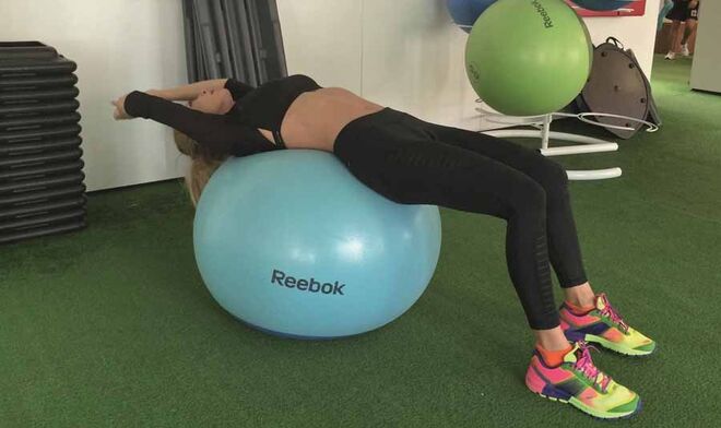 Oceana Basílio | PLAYLIST: “Depende do estado de espírito. Acho importante cada um ouvir o que lhe transmite força e energia.” | RELAXAMENTO: “Fazer exercício ao ar livre.”