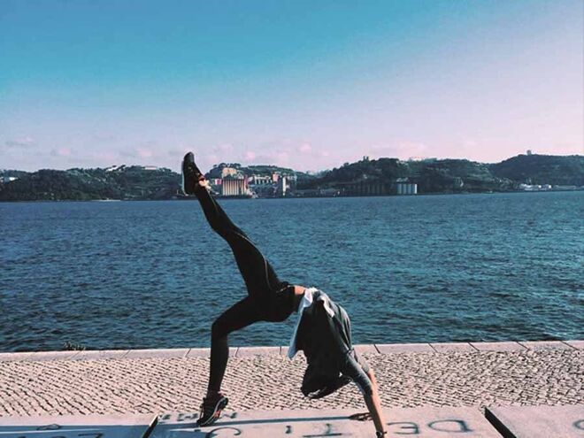 Sara Matos | HIDRATAÇÃO: “Água, sempre!” | SNACKS: “Antes do treino, uma peça de fruta. Depois, proteína isolada.” 