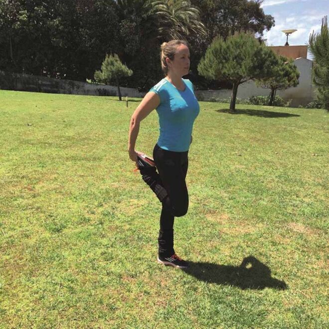 Marisa Cruz | PLAYLIST: “Gosto de ouvir Weekend quando faço aulas de yoga ou de pilates. Nos outros treinos ouço R&B.” | RELAXAMENTO: “Depois dos treinos faço sempre 20 minutos de alongamentos acompanhados de uma boa respiração.”