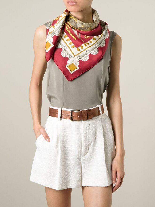 Hermès Vintage, €279.37 em farfetch.com