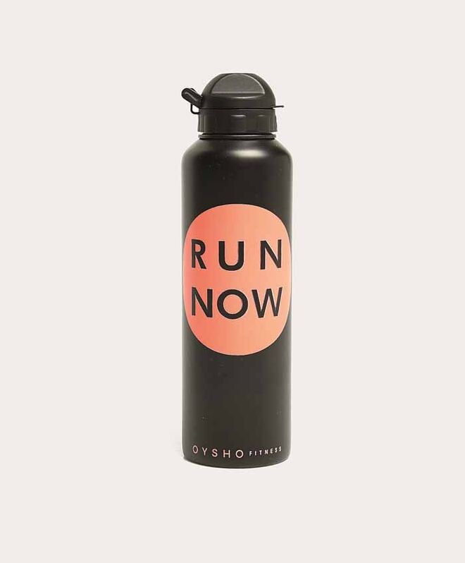 Garrafa em metal, €12,99, Oysho