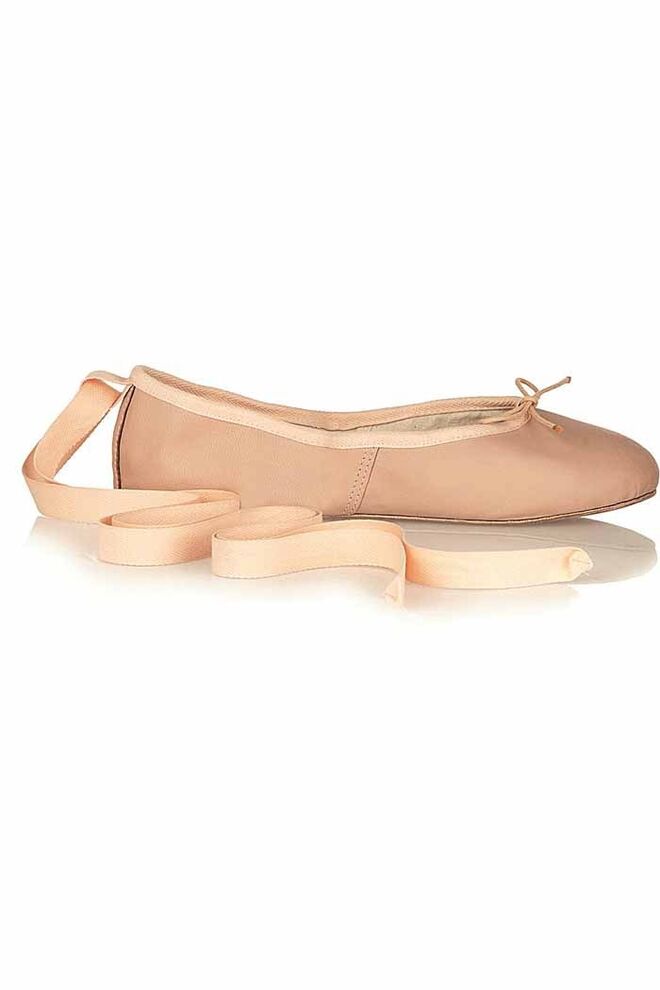 Sapatilhas de ballet em pele, €333,13, Ballet Beautiful, em www.net-a-porter.com
