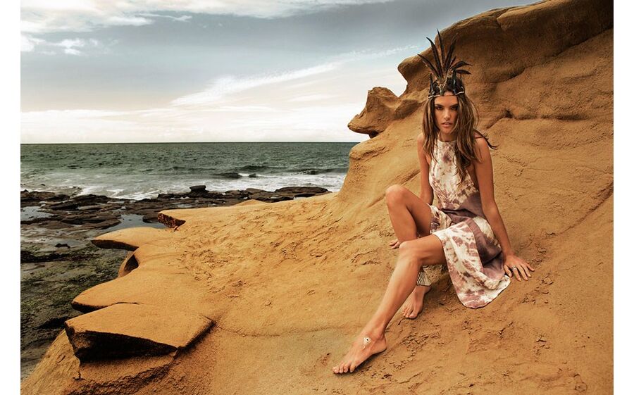 Alessandra Ambrosio para Ále by Alessandra