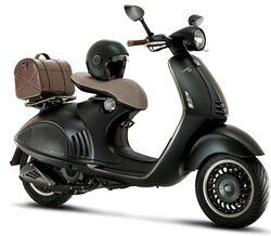 VESPA 946 x Emporio Armani