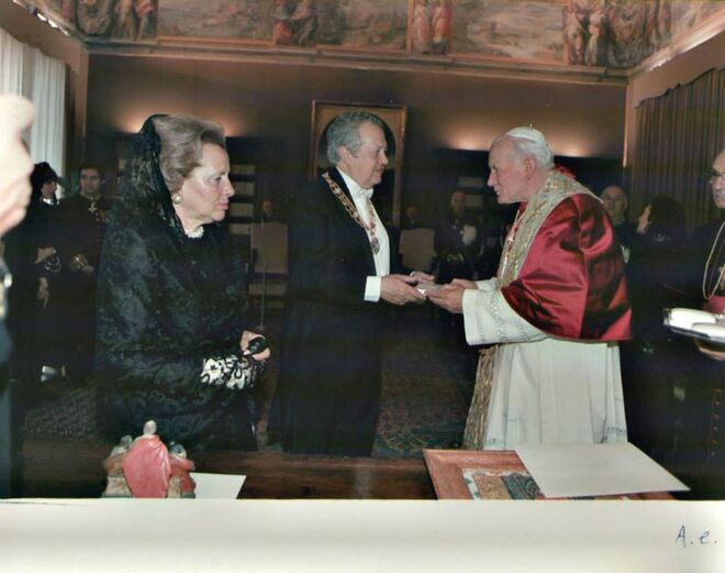 Com o Papa João Paulo II durante a visita ao Vaticano em 1990