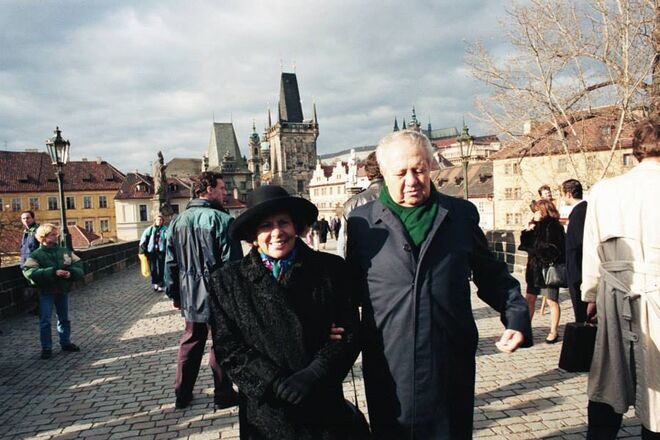 Passeio por praga durante a visita de Estado à República Checa, com Mário Soares.