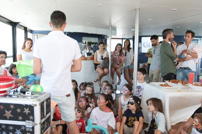 Lançamento da coleção de eyewear familiar Polaroid