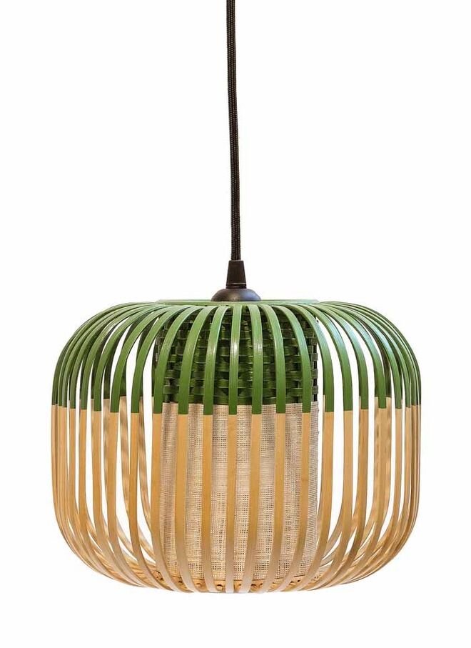 Candeeiro em bambu, €155, Forestier, em www.madeindesign.com