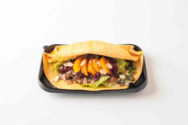 Wrap salad pato cebola roxa e amêndoas