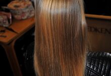 Helena Vaz Pereira para Storytailors - Passo 1: Aplicar o spray Pure Force 20 ou o Quick Tease 15 para dar textura e corpo ao cabelo.
