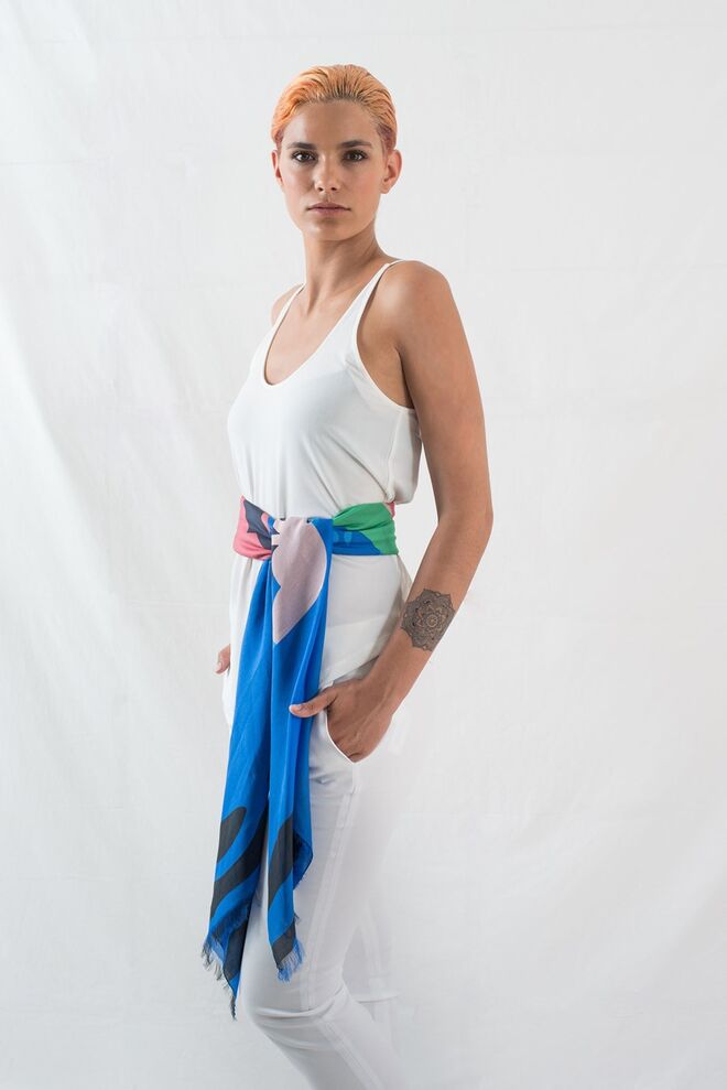 Lenço, por José de Guimarães