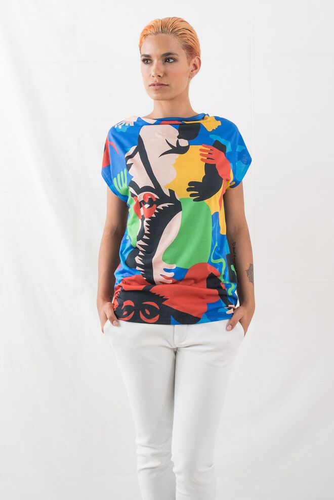 Blusa, por José de Guimarães