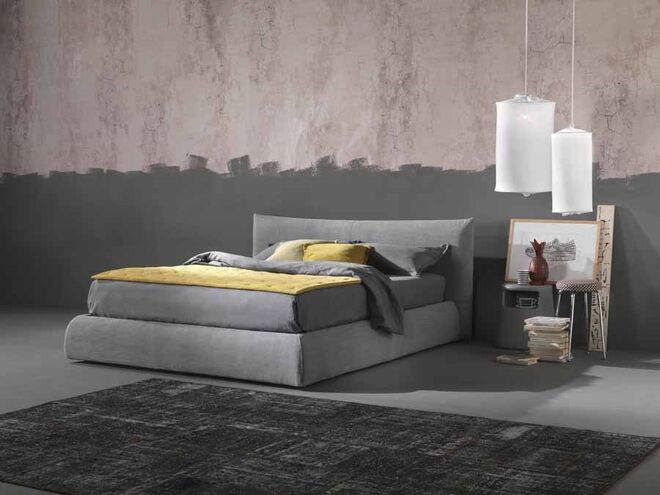 Baterias carregadas | Perca algum do seu tempo precioso logo pela manhã e faça a cama de fresco com lençóis brancos e mantas de linho. Quando chegar a casa para descansar irá desfrutar dessa sensação de relaxamento.