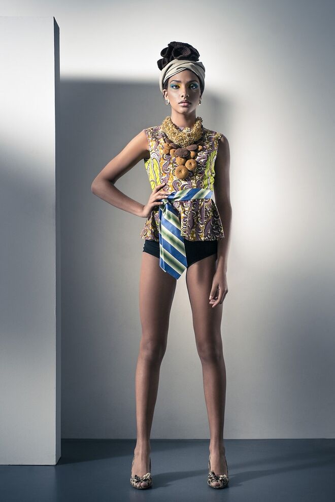 AFRICAN POWER | Produção: Ana Marques Modelo: Raquel Sampaio para L'Agence | Top ROSELYN SILVA, Cinta INTIMISSIMI, Gorro RITA FAUSTINO na Padaria 24, Colar VALENTIM QUARESMA, Colares crochet SOULMOOD, Brincos, cinto, gravata e sapatos da produção  