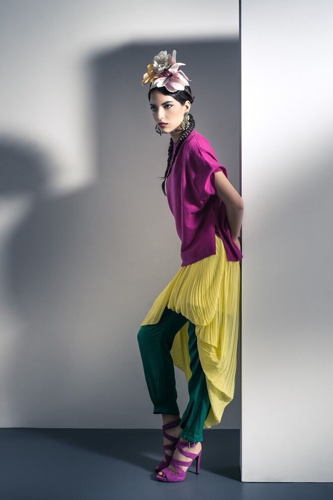 FRIDA OH FRIDA | Styling: Tânia Nunes Rodrigues Modelo: Margarida, Just | Camisola, Ted Baker no El corte Inglês; Vestido e Calças, Hoss Intropia no El corte Inglês; Sandálias, Zara; Brincos, produção. 