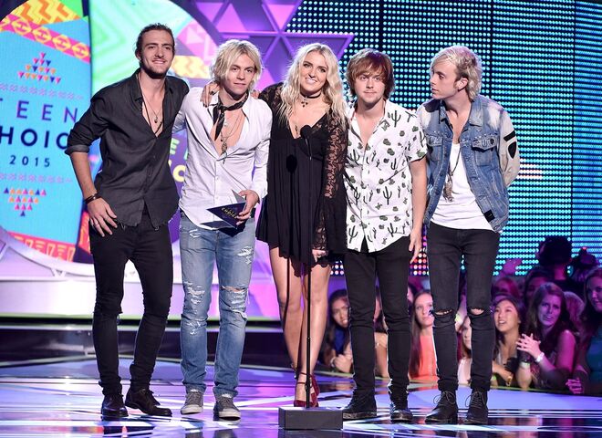  Rocky Lynch, Ross Lynch, Rydel Lynch, Ellington Ratliff e Riker Lynch