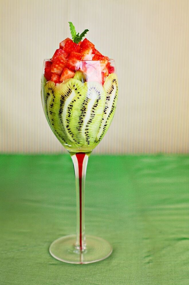 6. Kiwi | É um aliado no combate à prisão de ventre e tem substâncias que provocam perda de apetite. É também é rico em vitamina C, e é diurético.