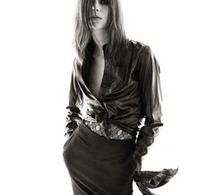 Carine Roitfeld lança coleção exclusiva