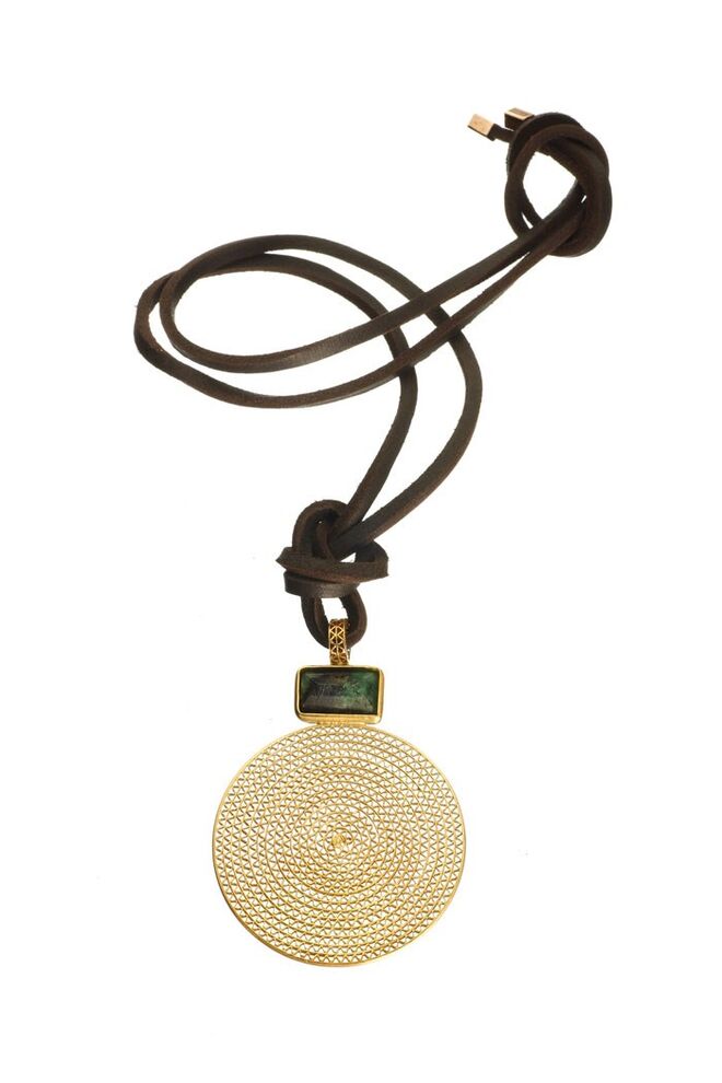 Maria Julieta Jóias Medalha em prata dourada e esmeralda, €185