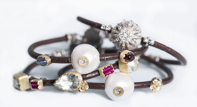 Pulseiras de couro, prata e ouro pérolas e pedras preciosas, Rosarinho Cruz