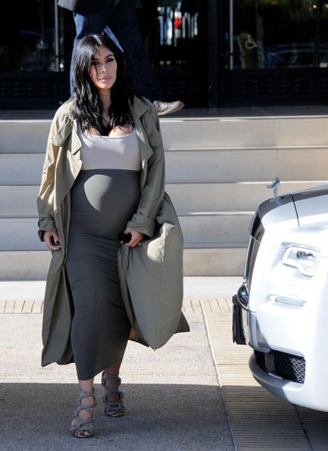 Saia Wolford, Casaco Isabel Marant e sapatos Jimmy Choo