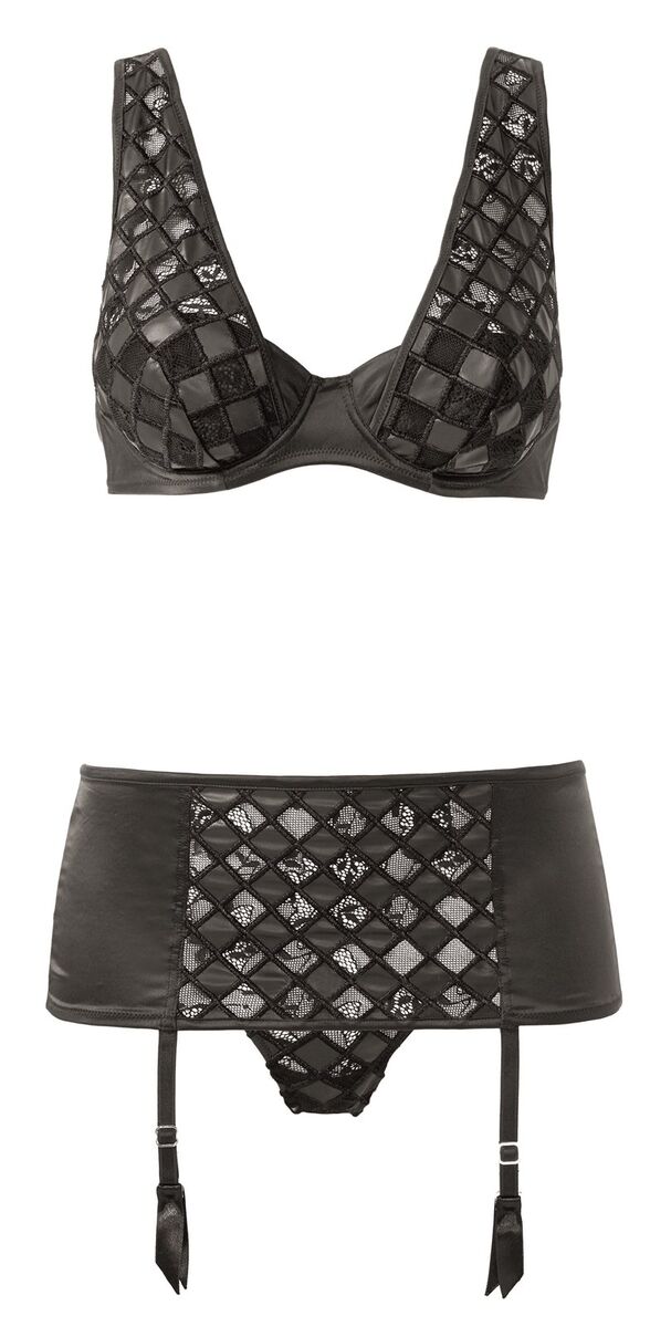 Soutien, €39,90; Cuecas, €19,90; Cinto de Ligas, €29,90