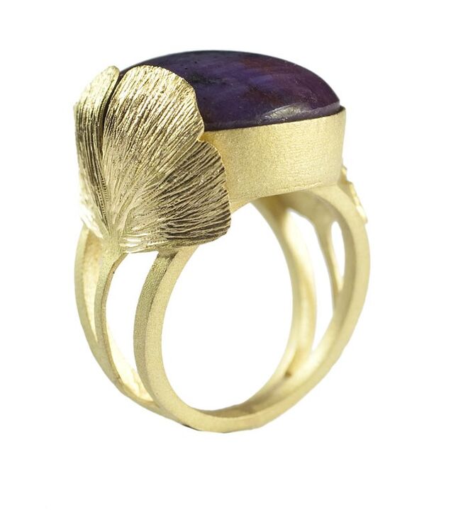 Anel Longevidade em ouro com rubi em cabochon, Rosarinho Cruz