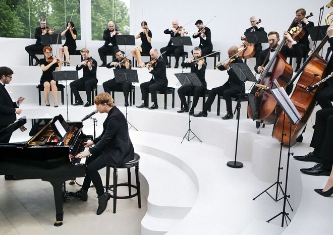 Rhodes ao vivo no desfile Burberry Menswear Spring Summer 2016 