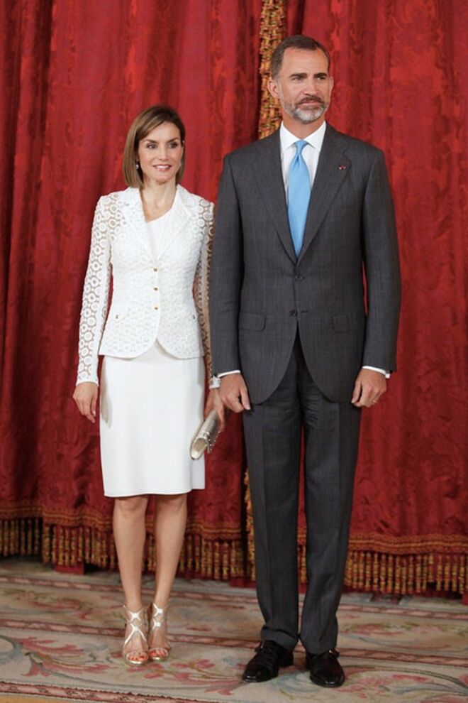 Almoço com o presidente da Roménia, com um conjunto de Felipe Varela e sandálias Magrit