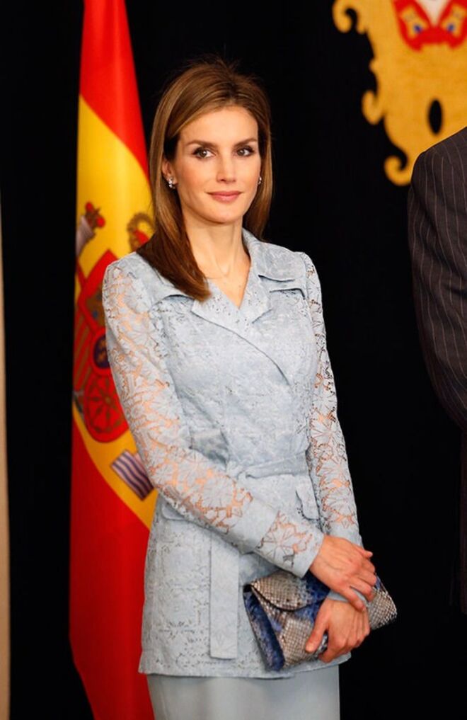 Vestido azul rendado de Felipe Varela