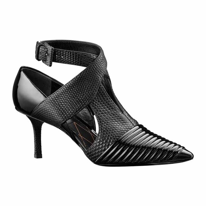 40 | La Parisienne | Sapatos em pele envernizada, Louis Vuitton (preço sob consulta)