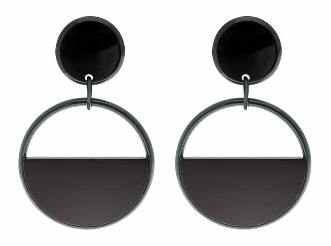 20 | Free Style | Brincos em resina, €310, Marni