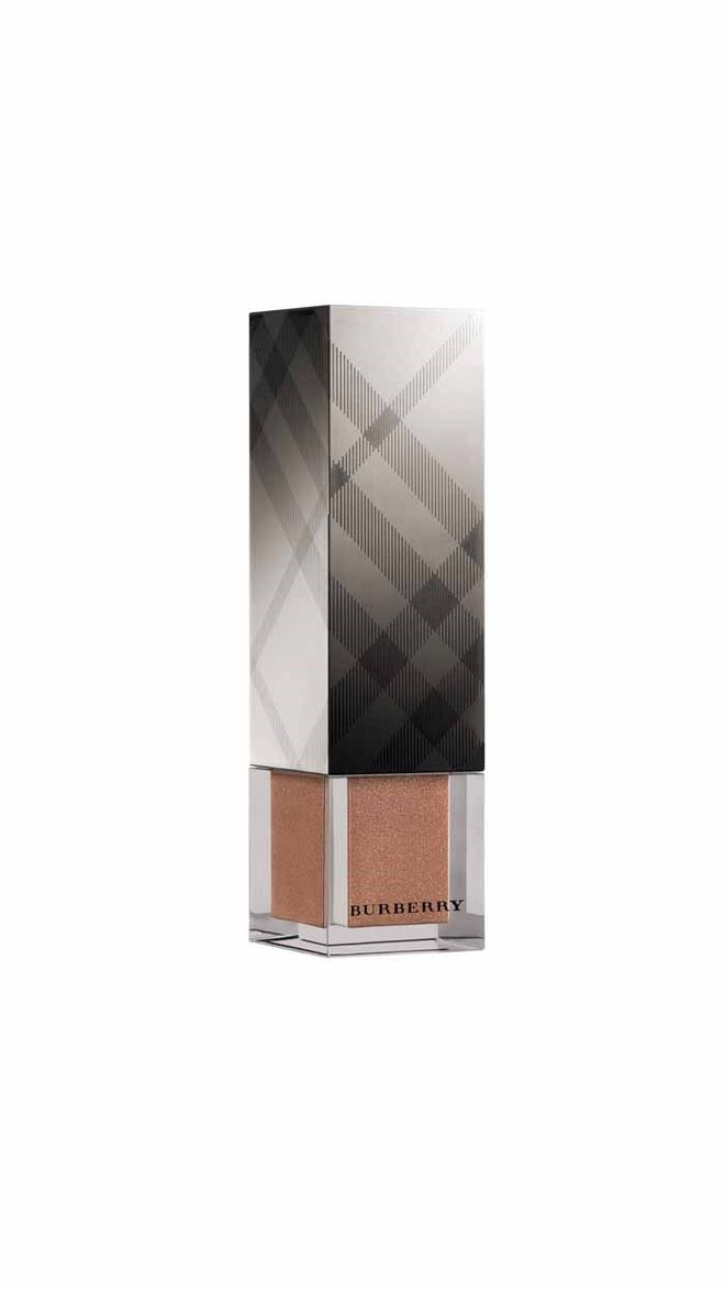 Fresh Glow Luminous Fluid Base no tom Golden Radiance, €41, Burberry