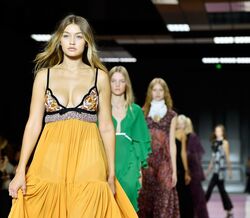 Giambattista Valli para primavera/verão 2016