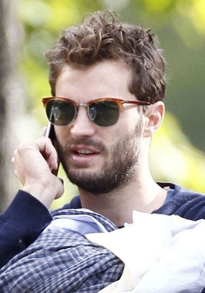 Jamie Dornan com Persol Cellor