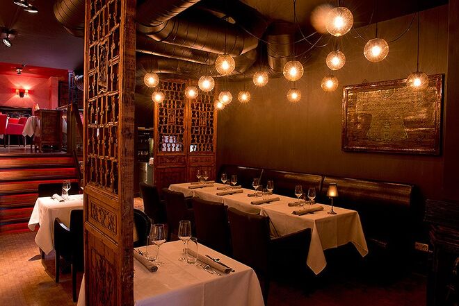 HANTING RESTAURANT - Este espaço conta com uma cozinha de influência chinesa. O Chef do restaurante é conhecido por Han. Preço médio: €50 Prinsenstraat 33, Den Haag, Países Baixos