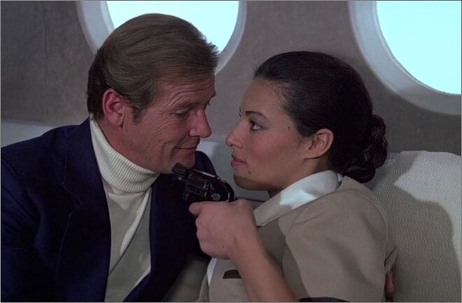 Leila Shenna - Moonraker (1979)