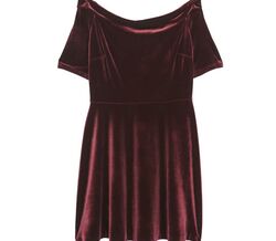 BERSHKA XMAS WOMAN COLLECTION 