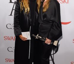 A evolução de estilo das Olsen Twins
