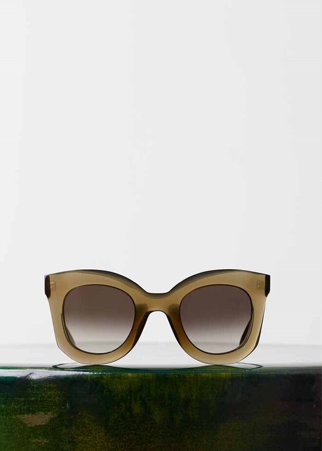 40 | Óculos com armação em acetato, €250, Céline