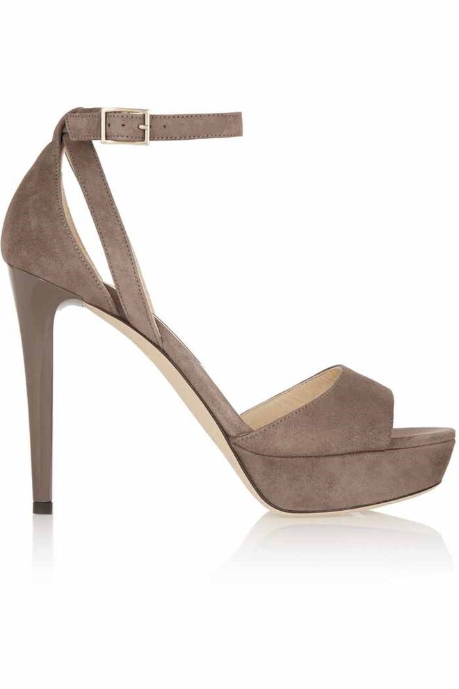 30 | Sandálias em camurça, €595, Jimmy Choo