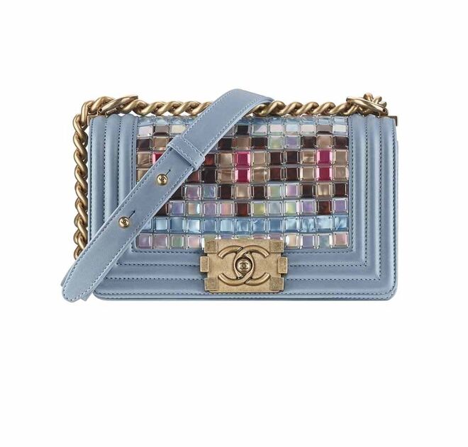 30 | Carteira Mosaic Boy em pele bordada, €6000, Chanel 